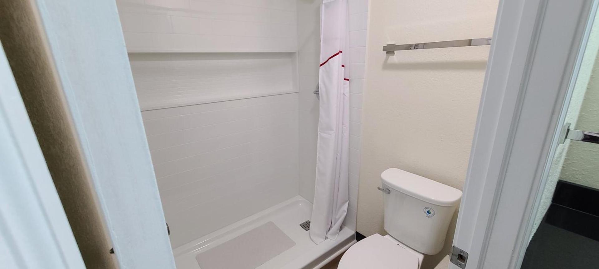 Red Roof Inn Byron photo 31