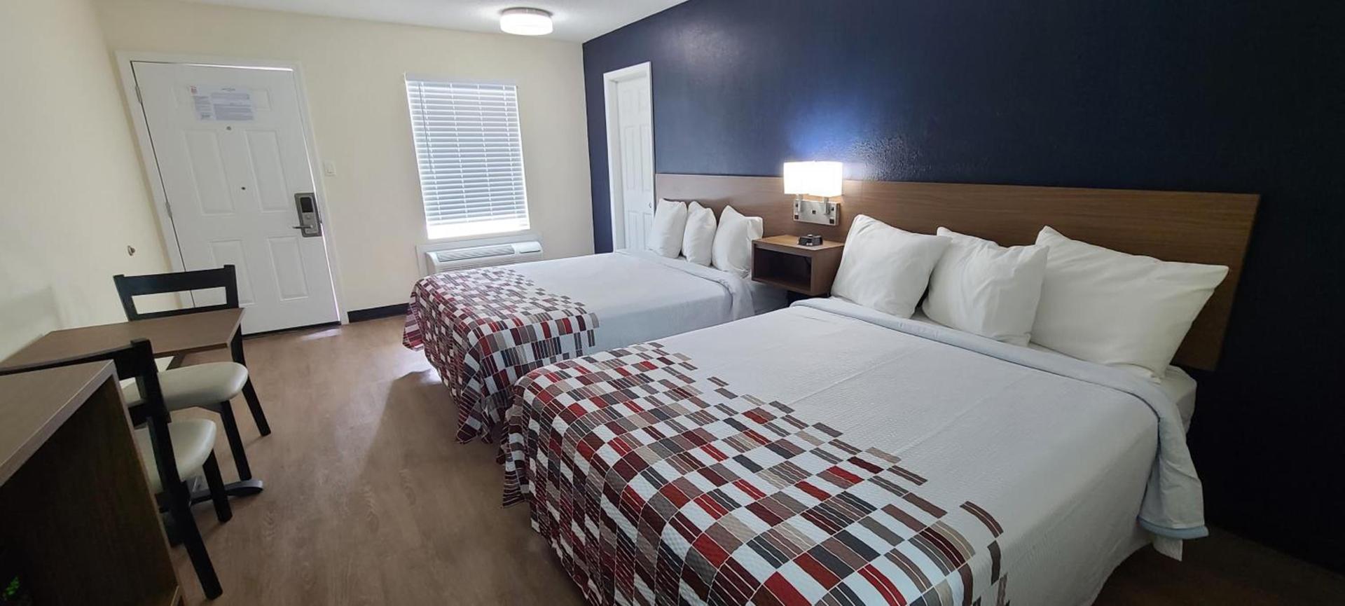 Red Roof Inn Byron photo 17