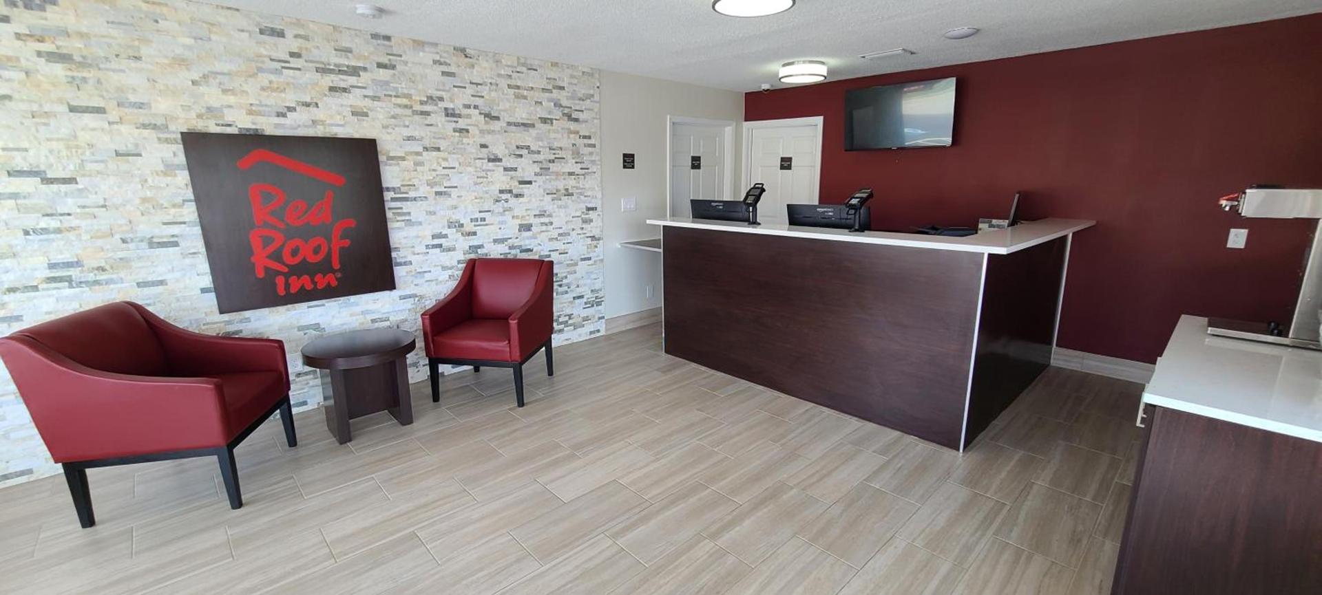 Red Roof Inn Byron photo 6