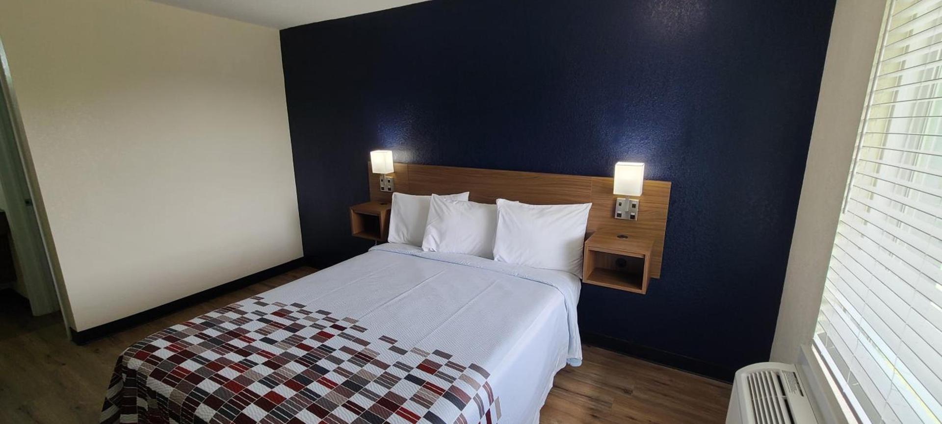 Red Roof Inn Byron photo 21