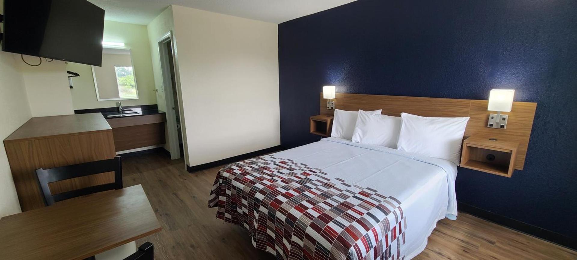 Red Roof Inn Byron photo 22