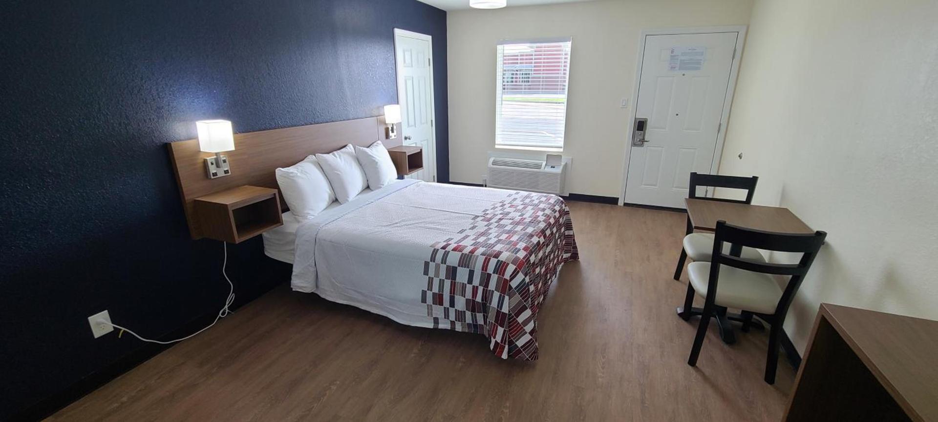 Red Roof Inn Byron photo 23