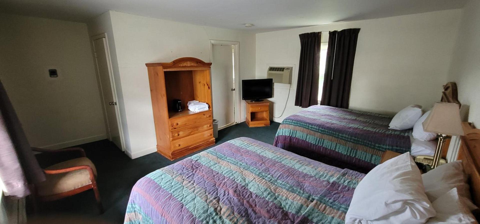Town & Country Inn photo 24