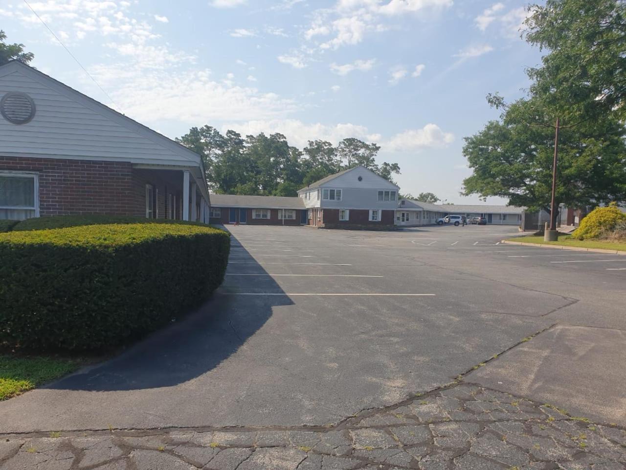 Town & Country Inn photo 7