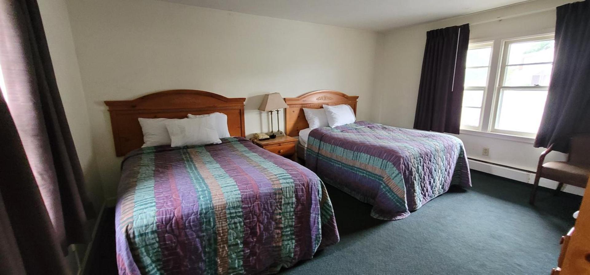 Town & Country Inn photo 9