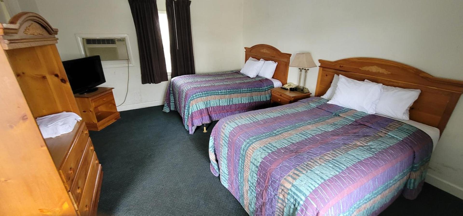 Town & Country Inn photo 10