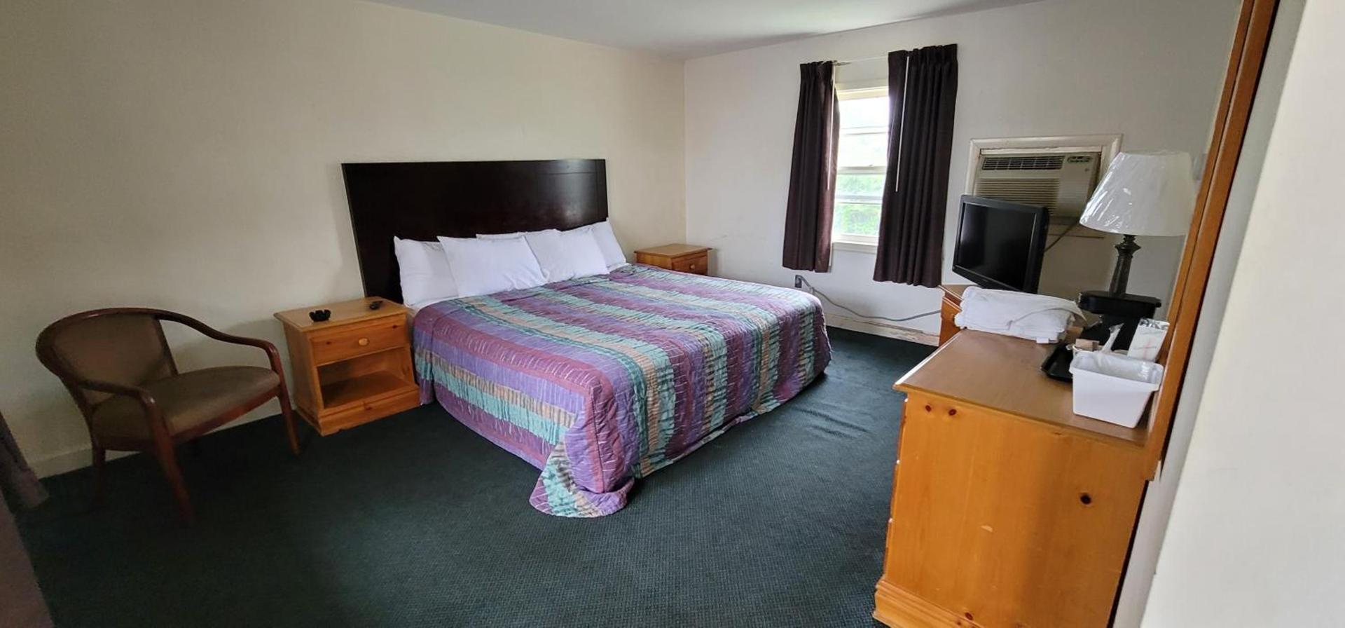 Town & Country Inn photo 12
