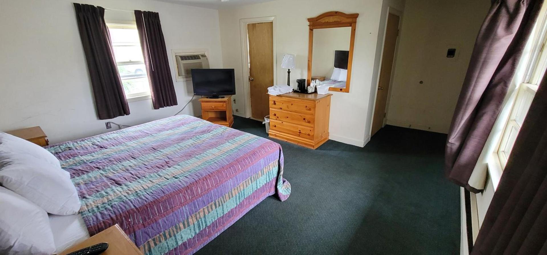 Town & Country Inn photo 27
