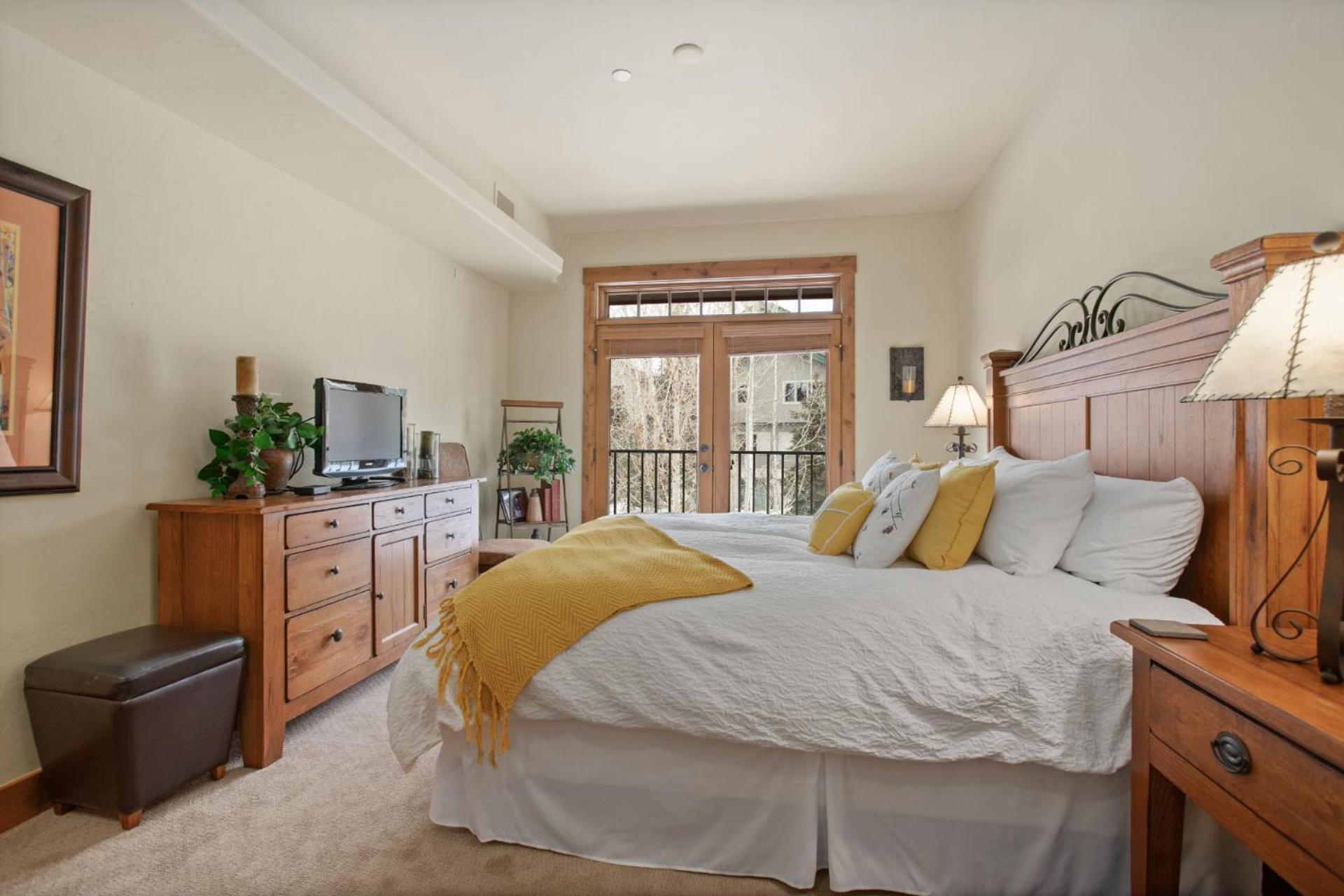Pools and Hot Tubs, Private Shuttle, Discounted Lift Tickets, -New Listing- photo 53