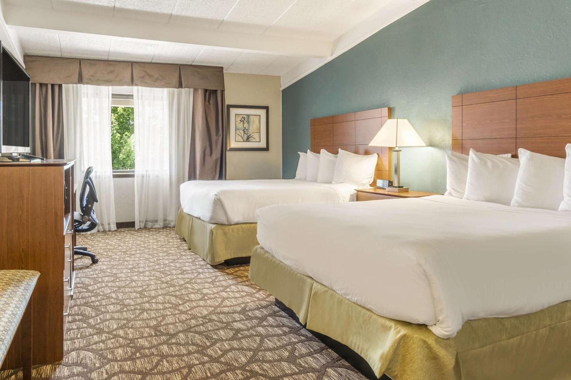 AmericInn by Wyndham Grand Rapids Airport North photo 4