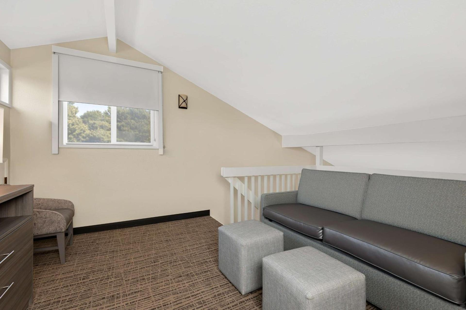 Best Western Inn at Face Rock photo 7