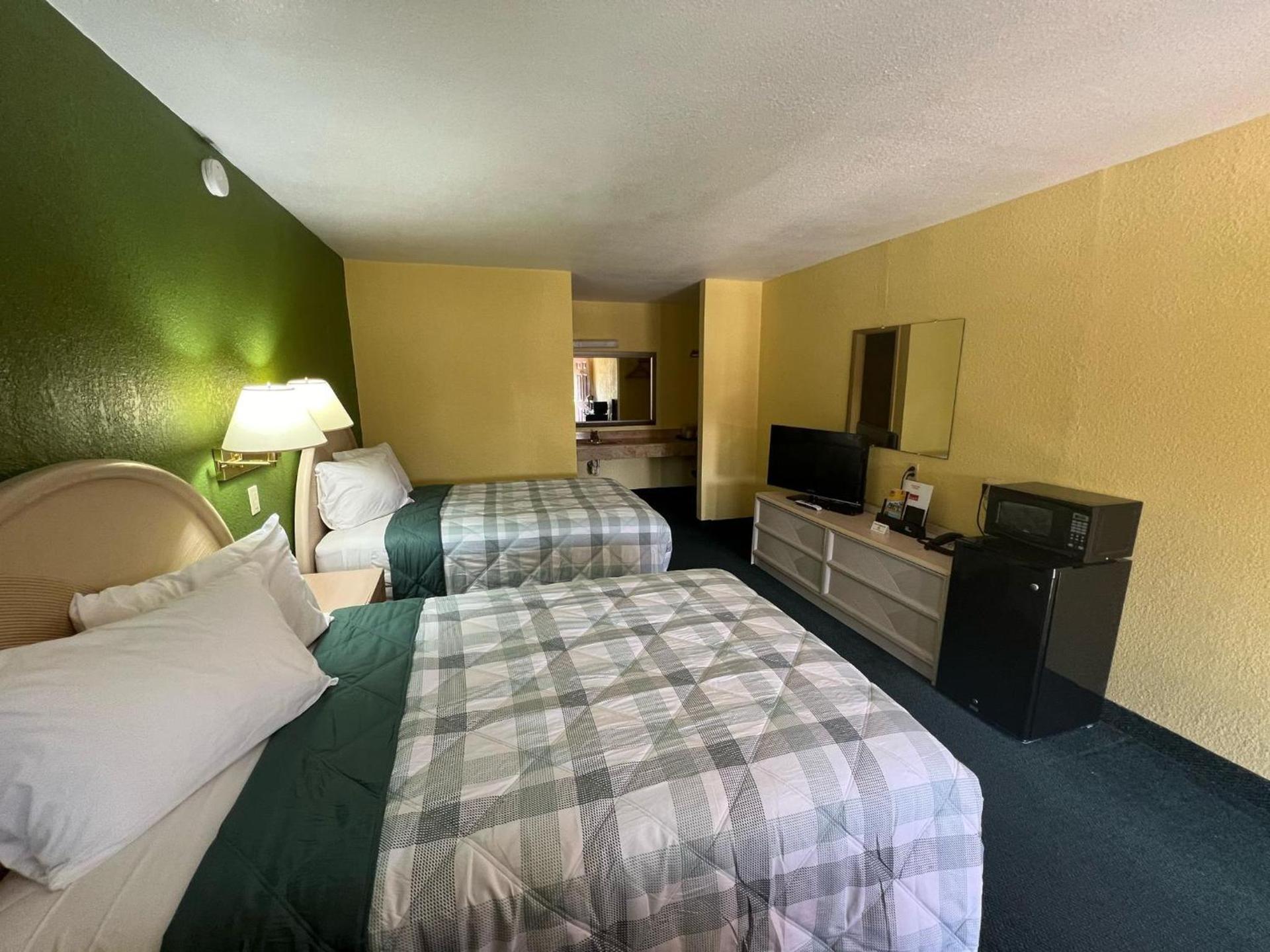 Antlers Inn photo 10