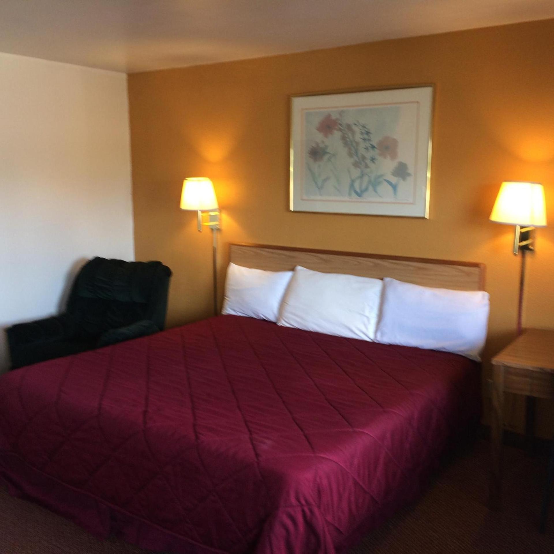 Super 7 Motel photo 6