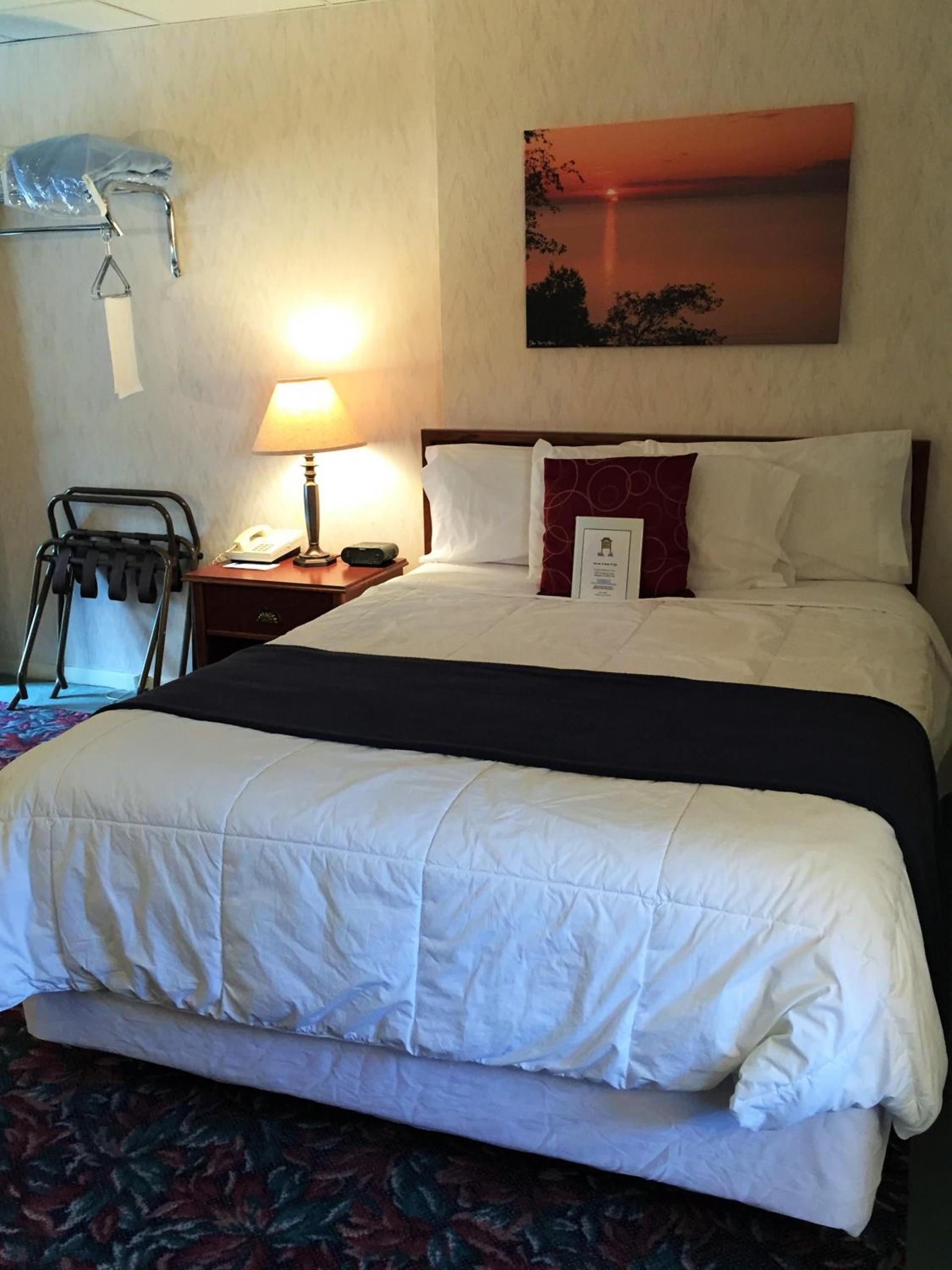 Cedar Motor Inn photo 13