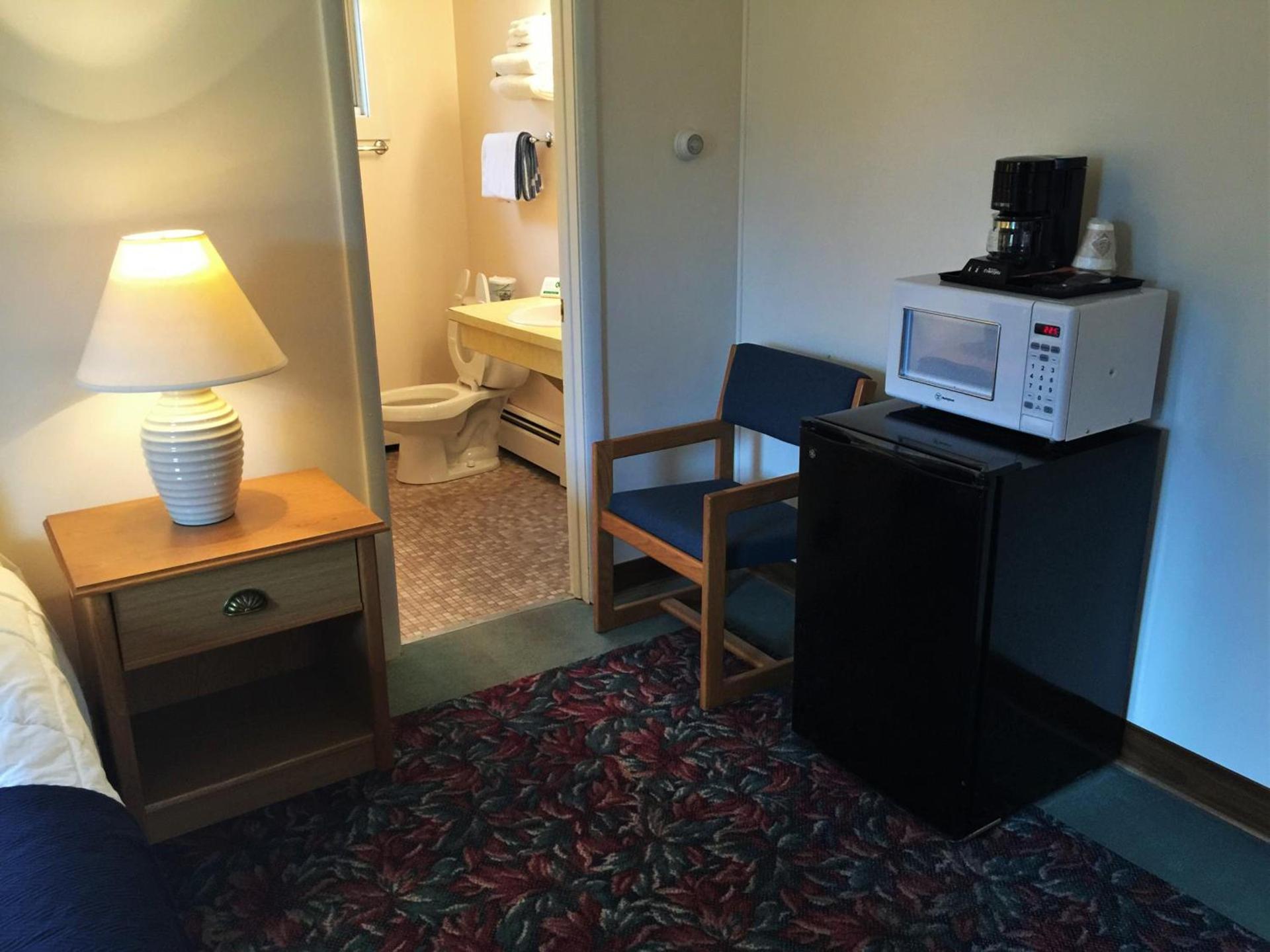 Cedar Motor Inn photo 83
