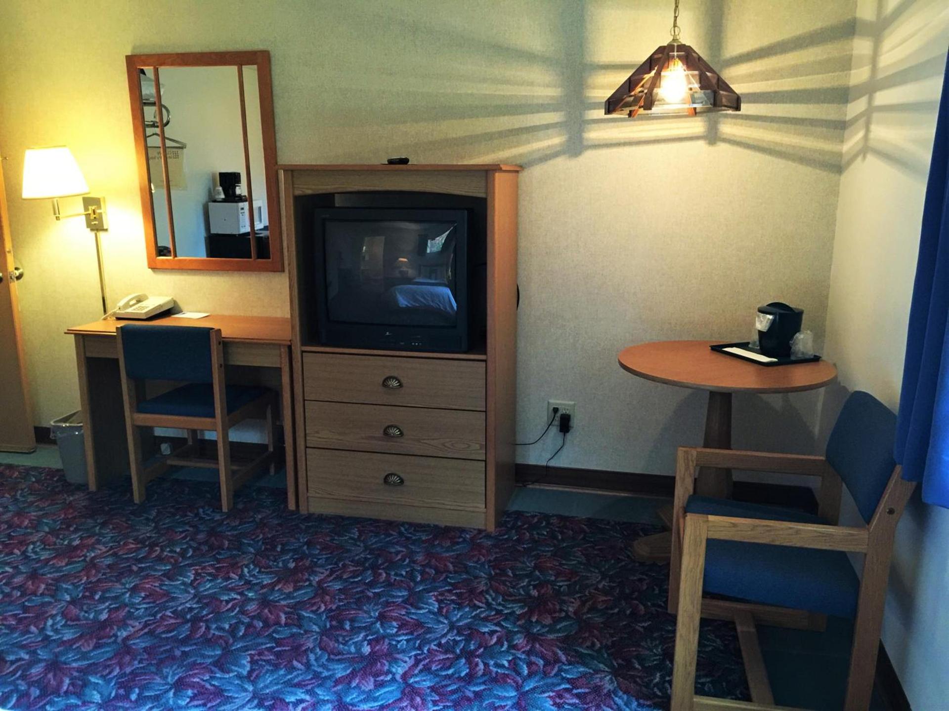 Cedar Motor Inn photo 67