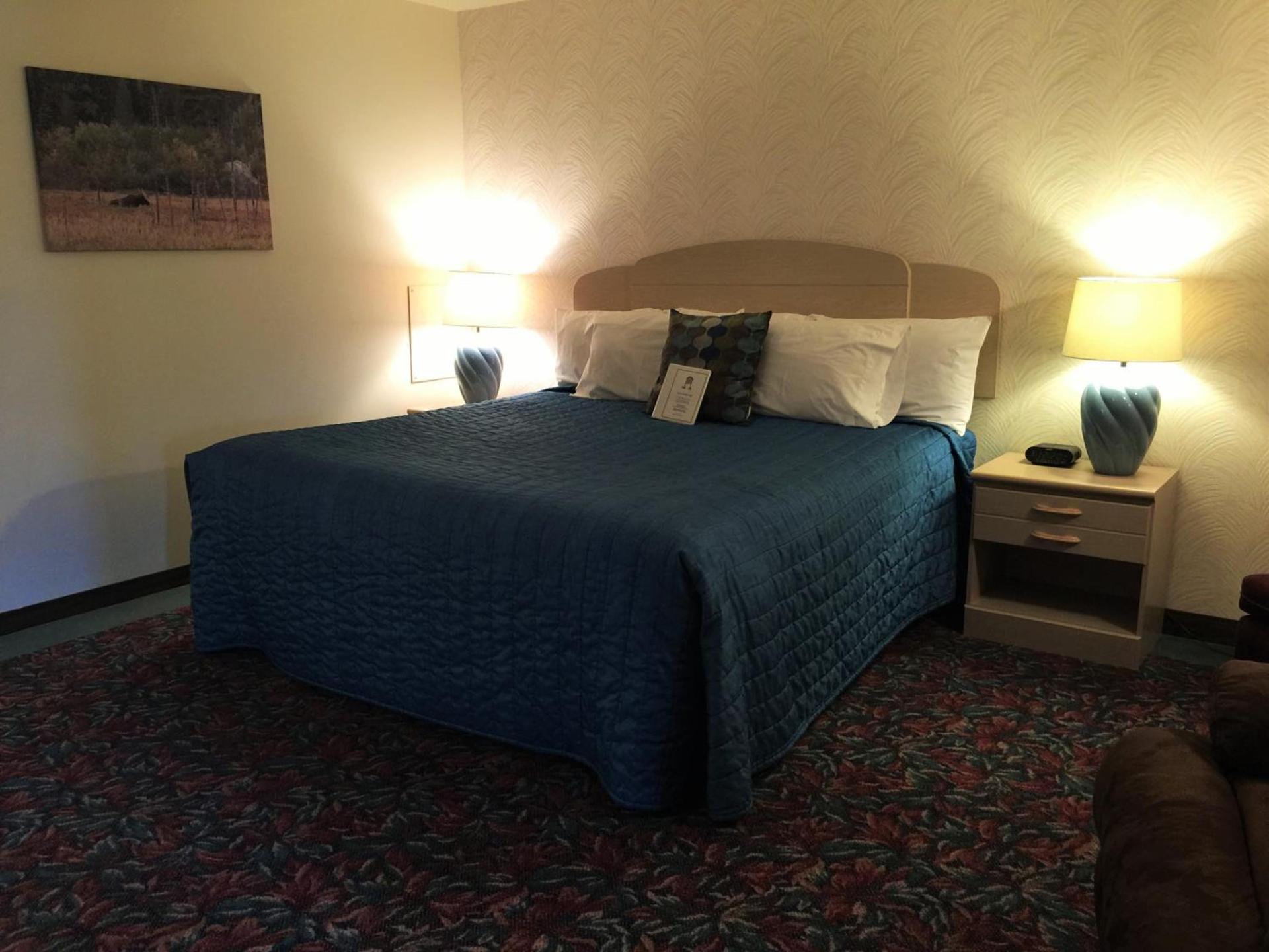 Cedar Motor Inn photo 14