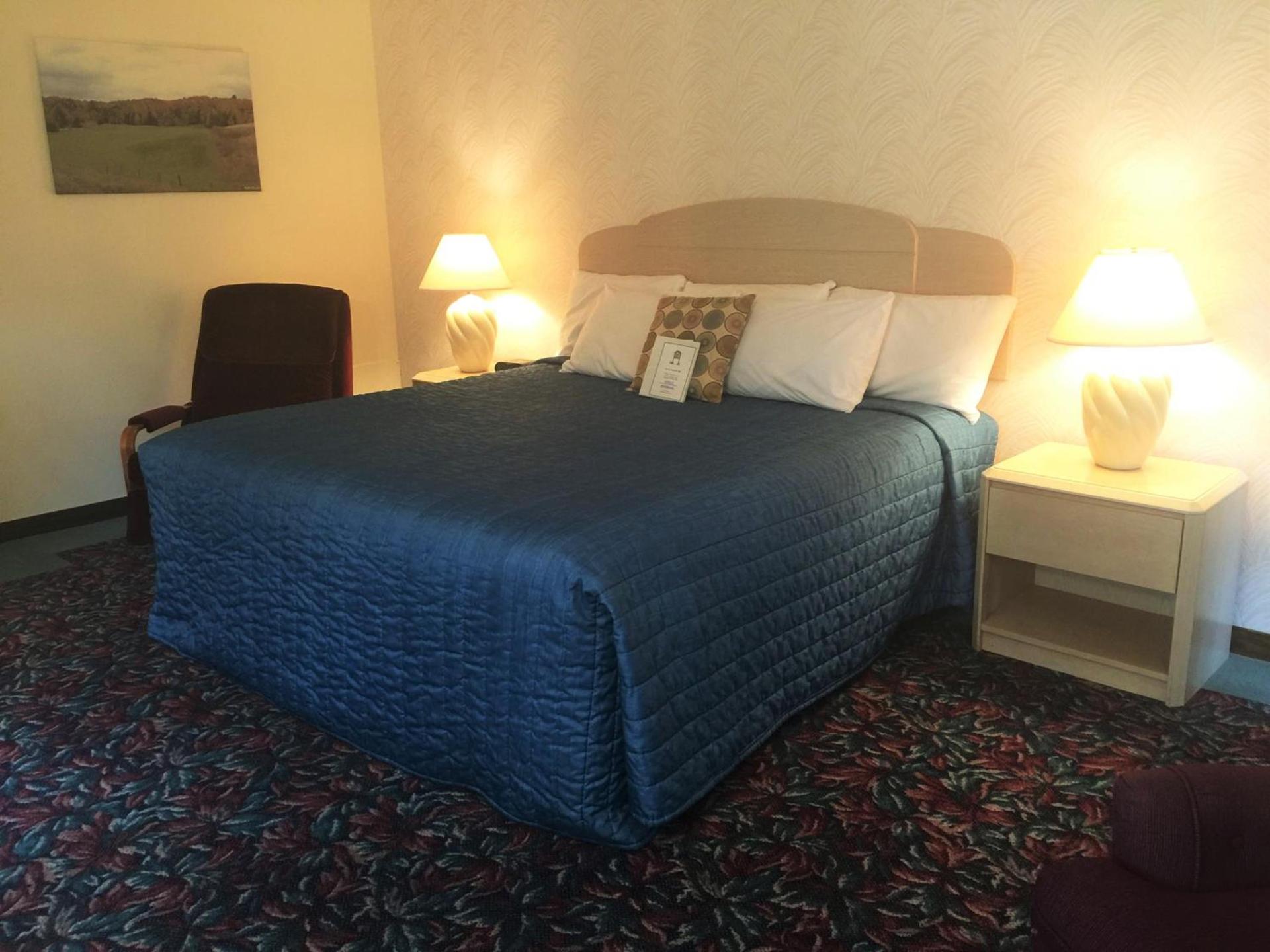 Cedar Motor Inn photo 42