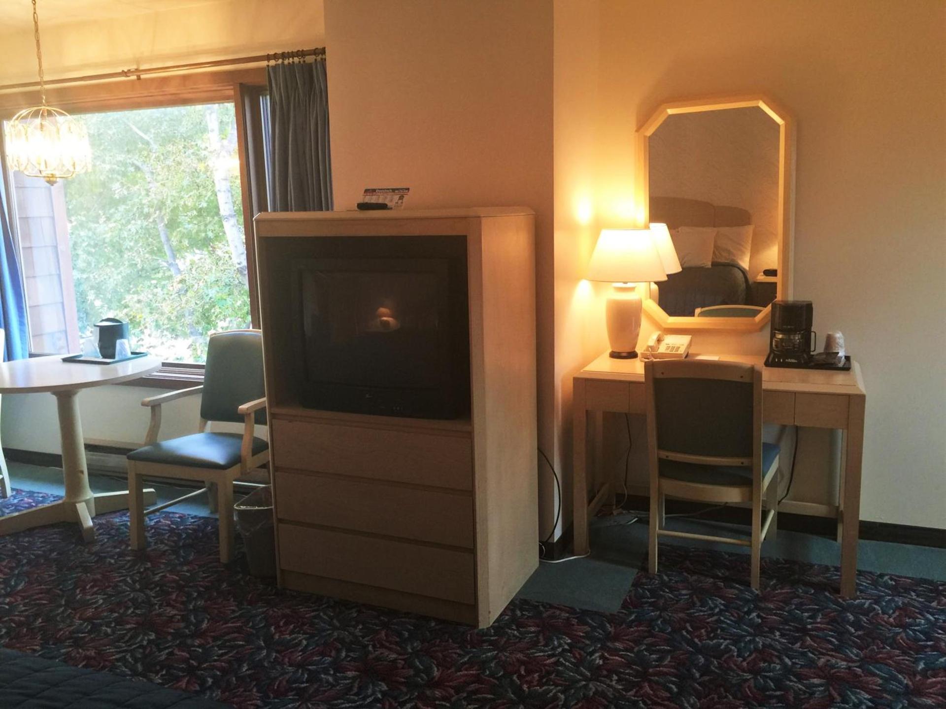 Cedar Motor Inn photo 20