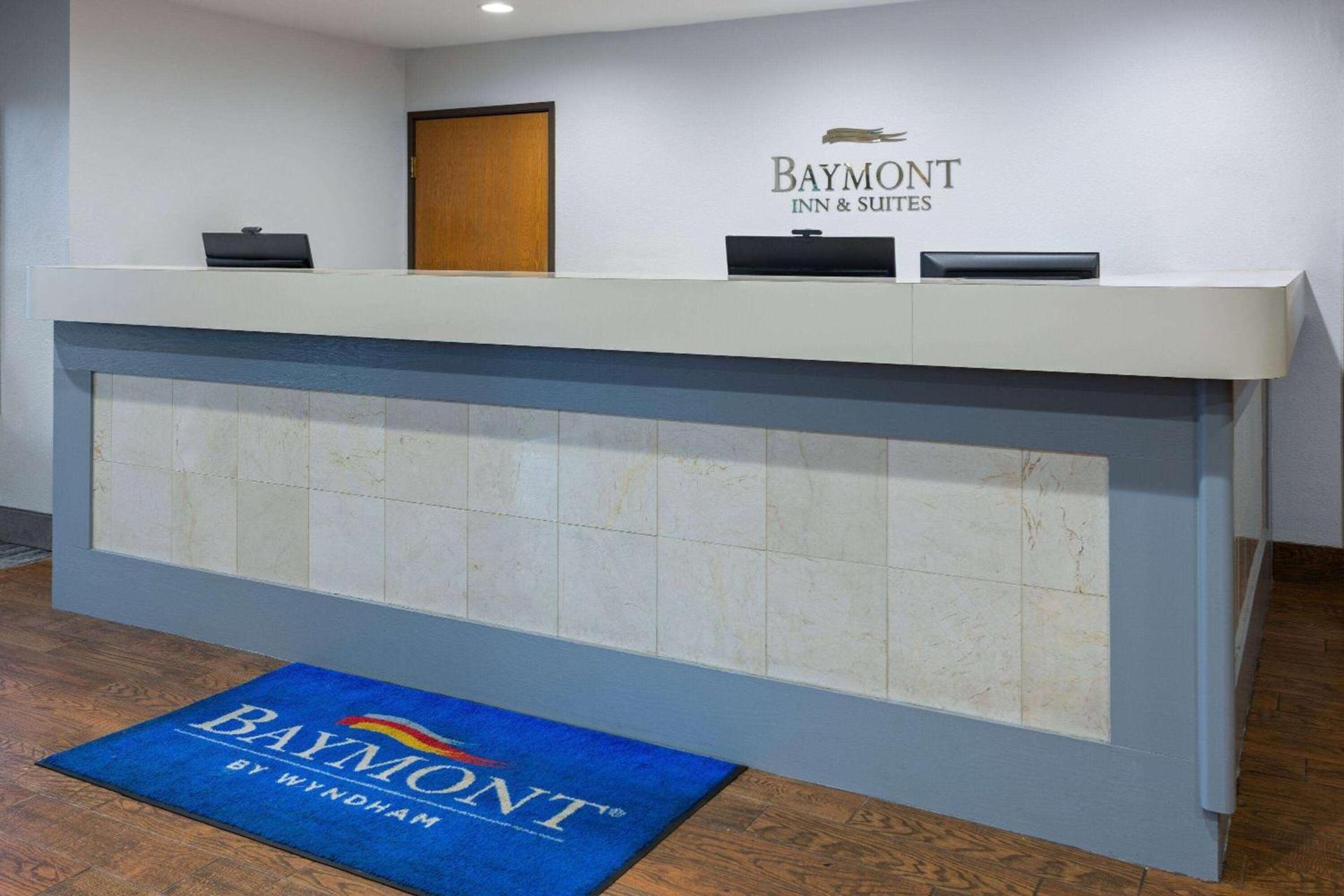 Baymont by Wyndham LaGrange photo 8