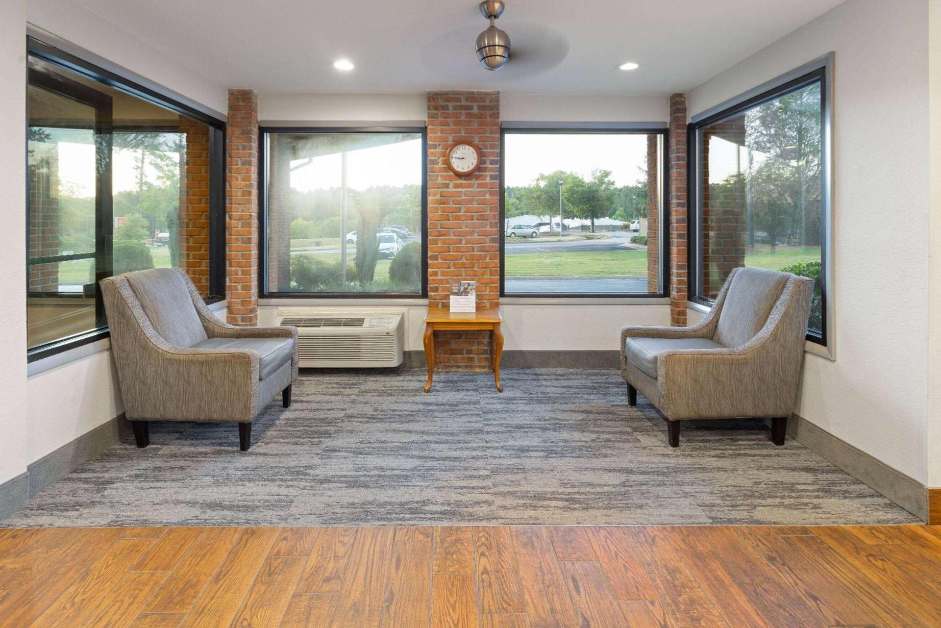 Baymont by Wyndham LaGrange photo 11