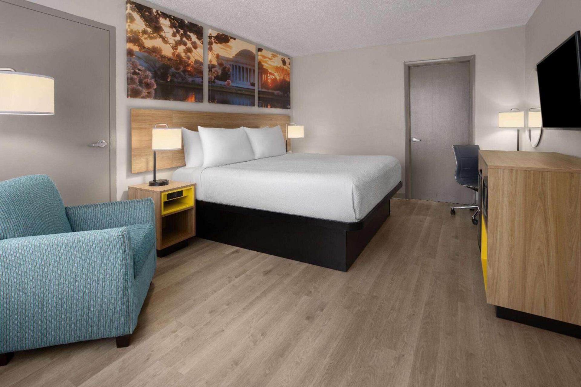 Days Inn of Frederick by Wyndham photo 20
