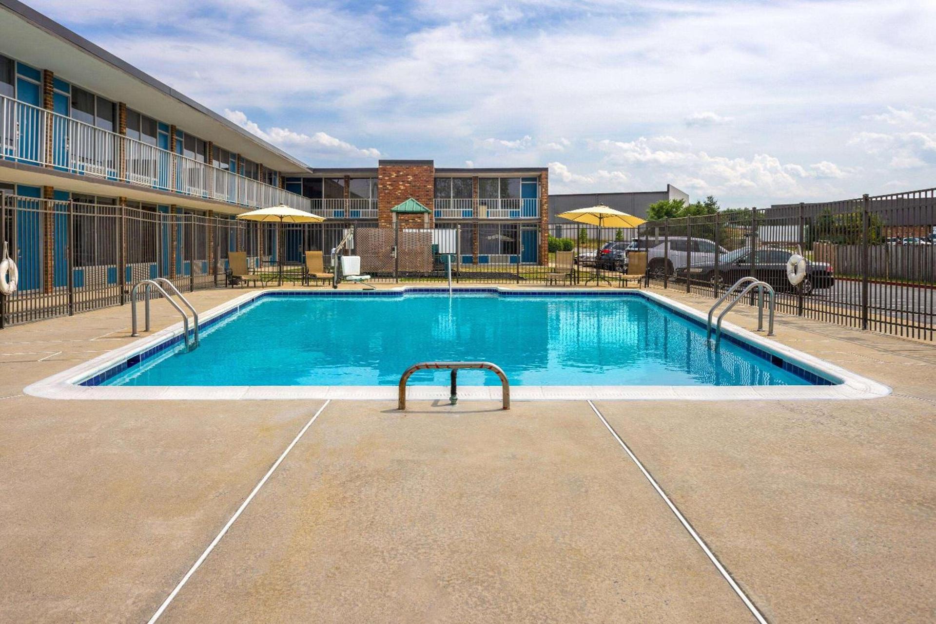 Days Inn of Frederick by Wyndham photo 11