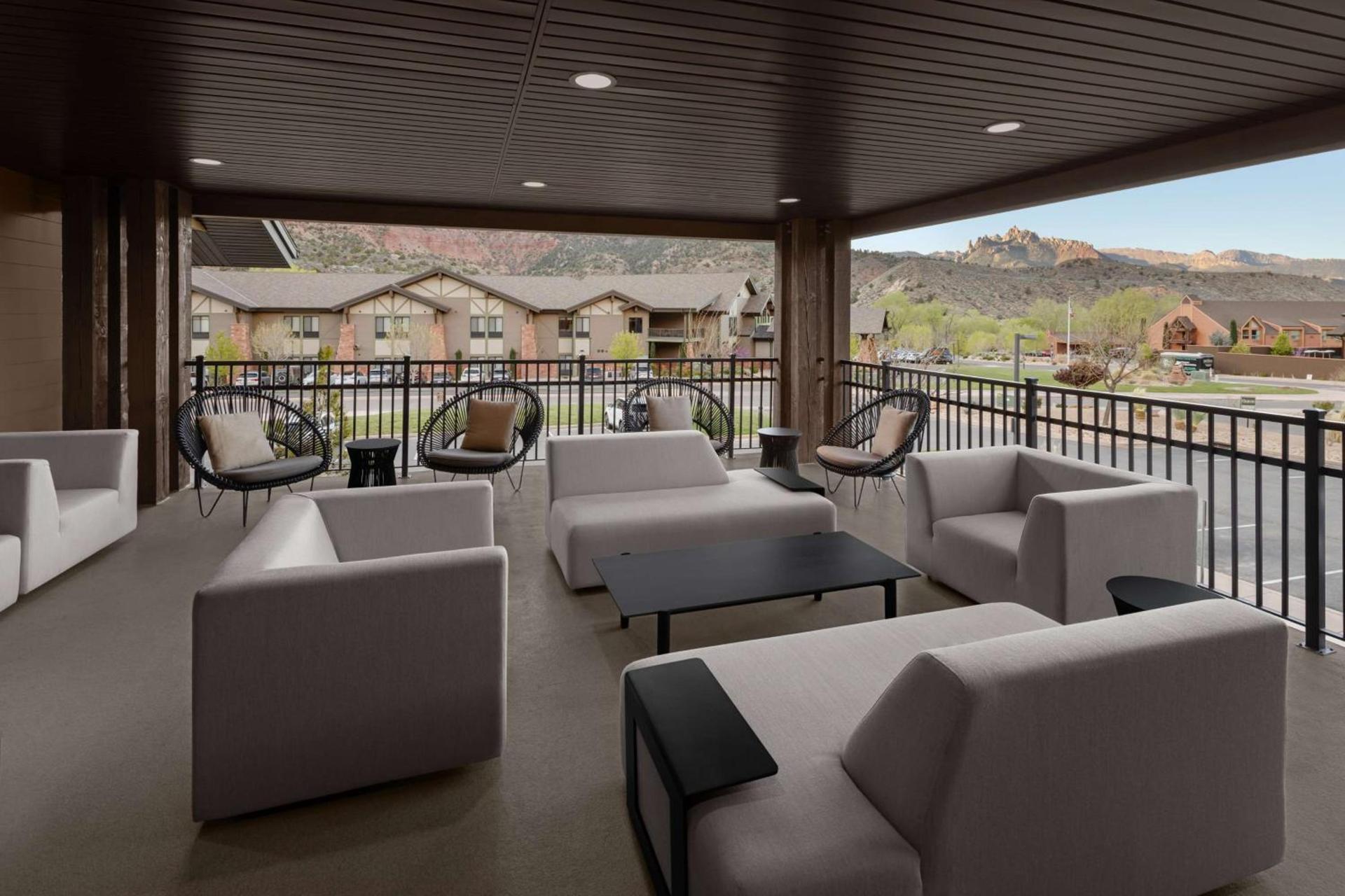 Hampton Inn & Suites Springdale/Zion National Park photo 3