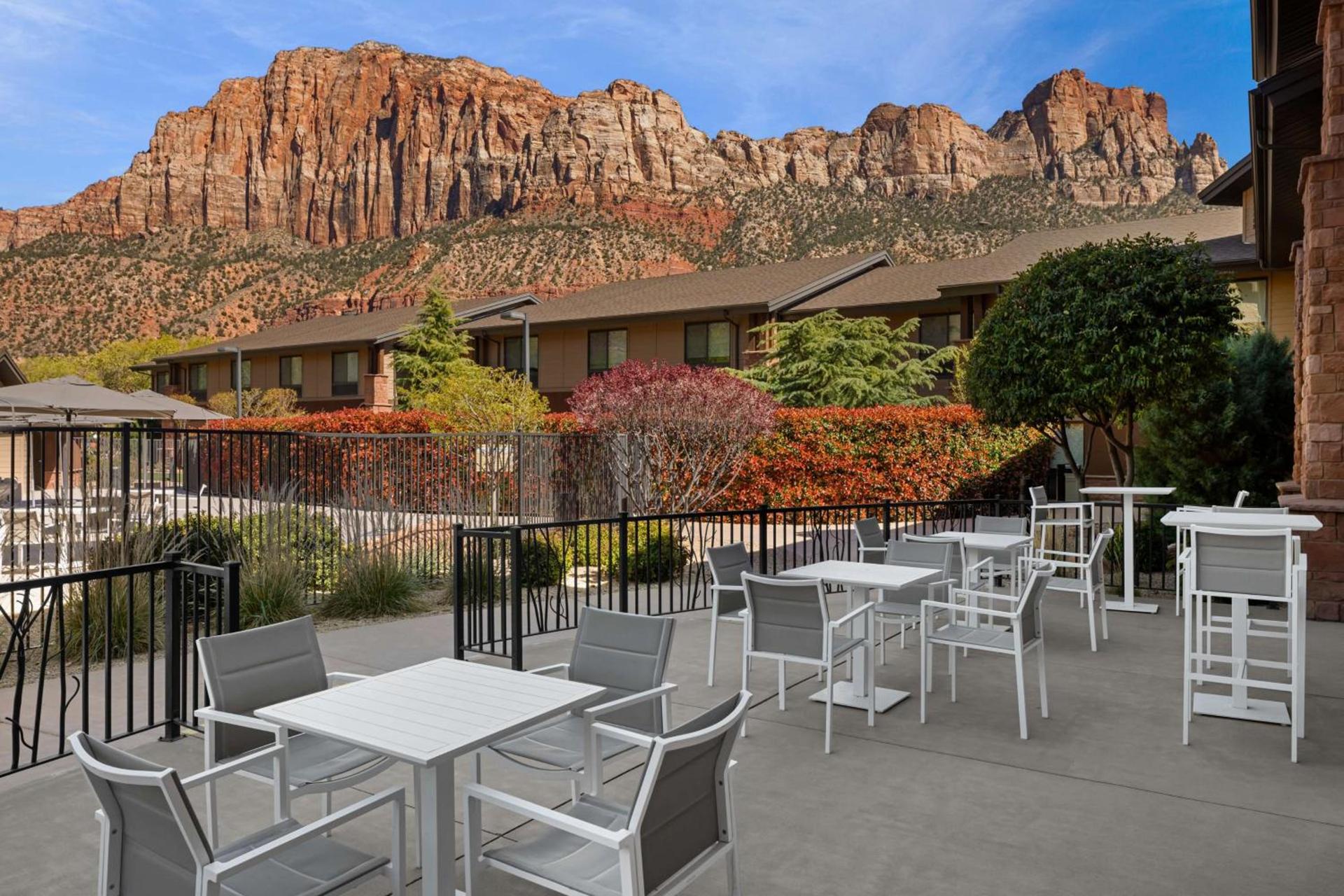 Hampton Inn & Suites Springdale/Zion National Park photo 4