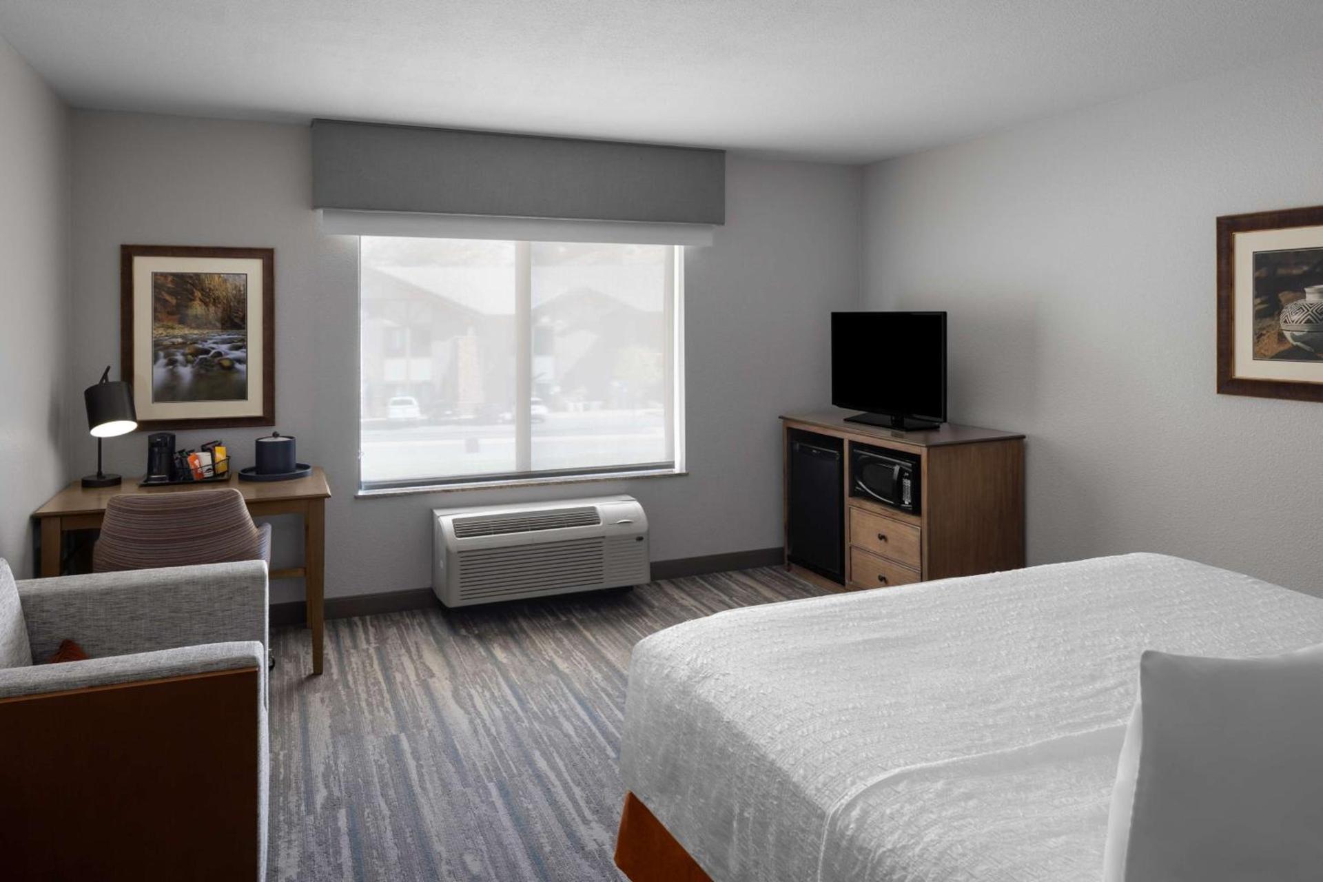 Hampton Inn & Suites Springdale/Zion National Park photo 20