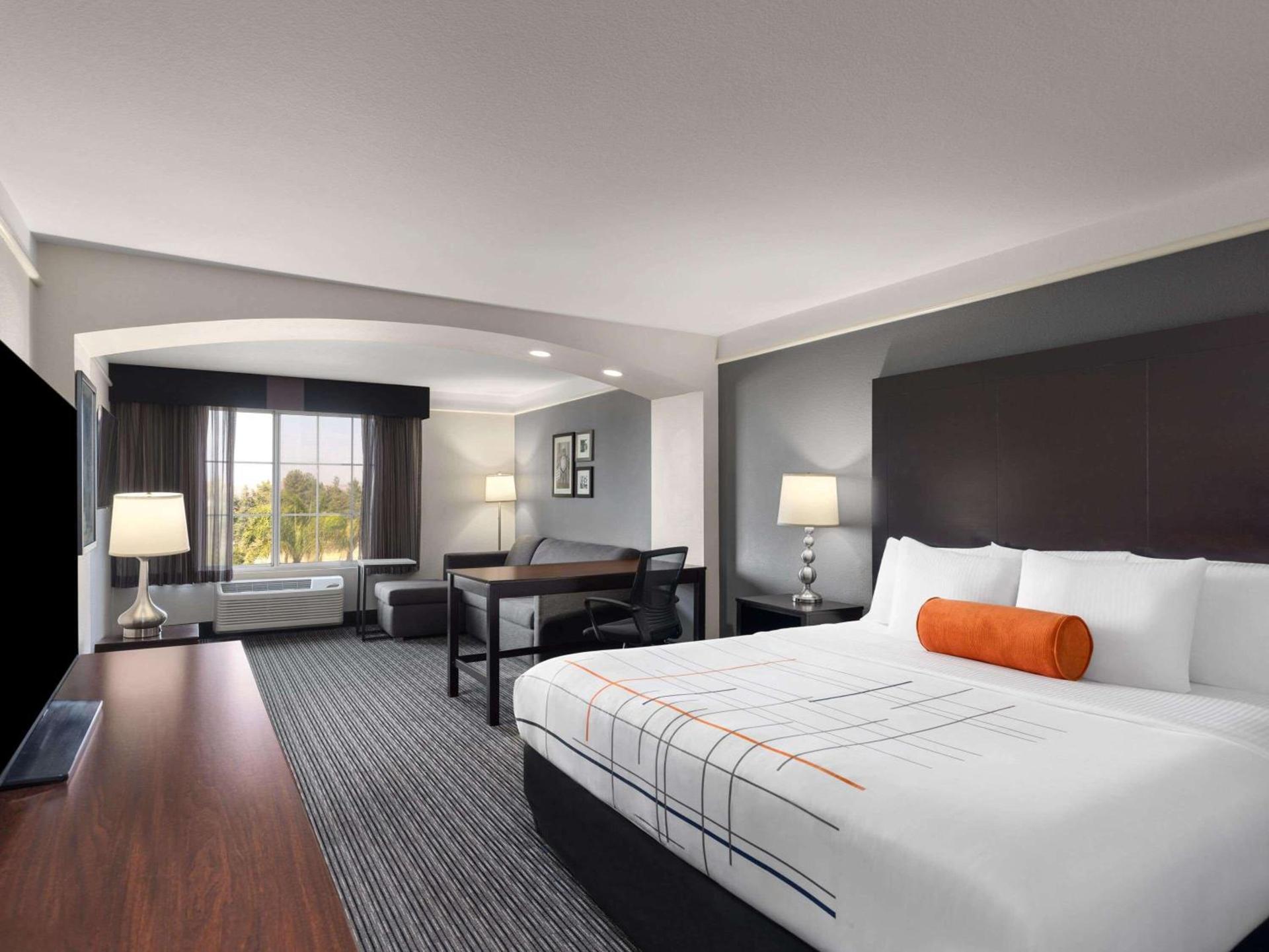 La Quinta by Wyndham Santa Clarita - Valencia photo 12