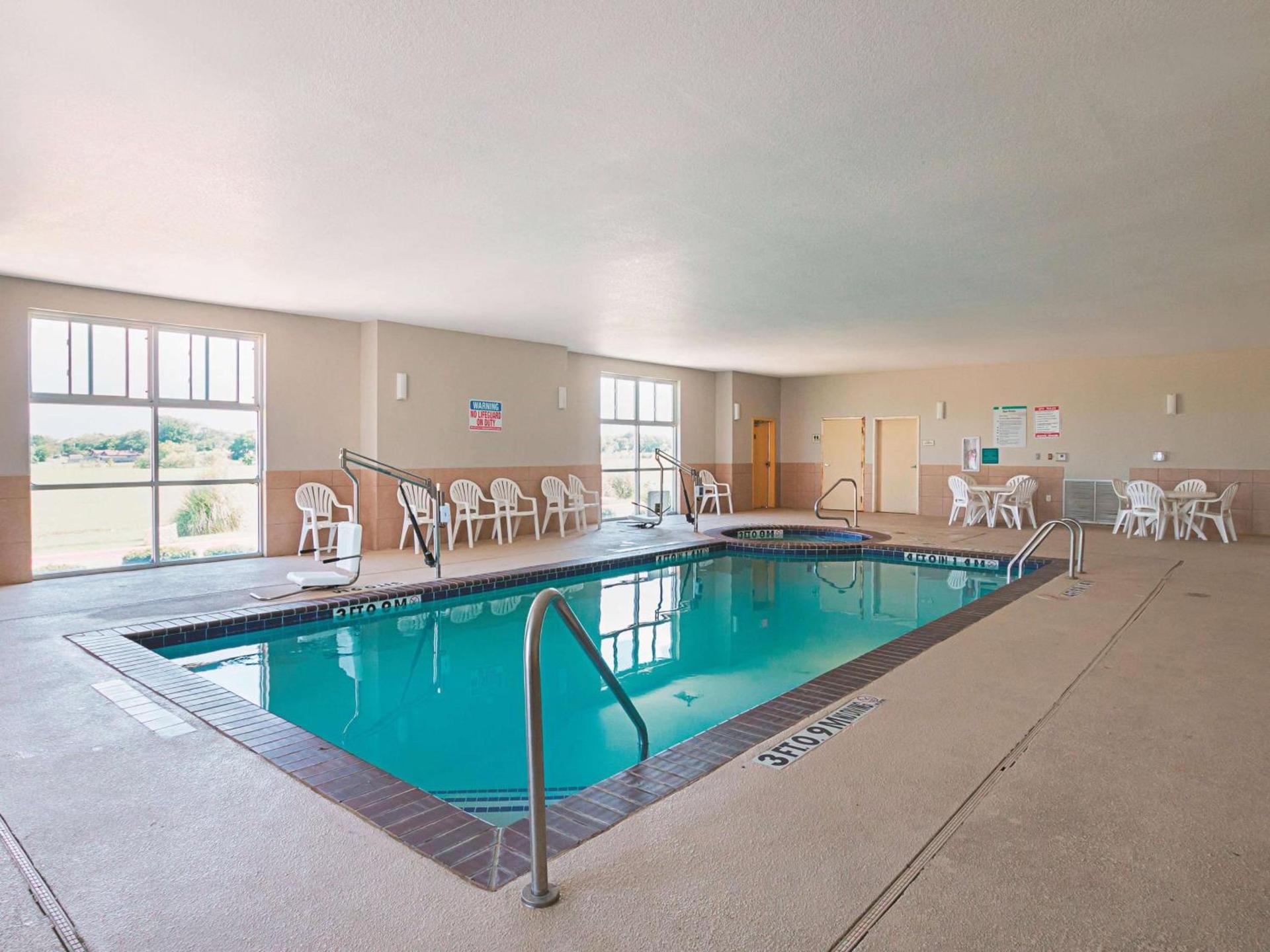 La Quinta by Wyndham Ft. Worth - Forest Hill, TX photo 10