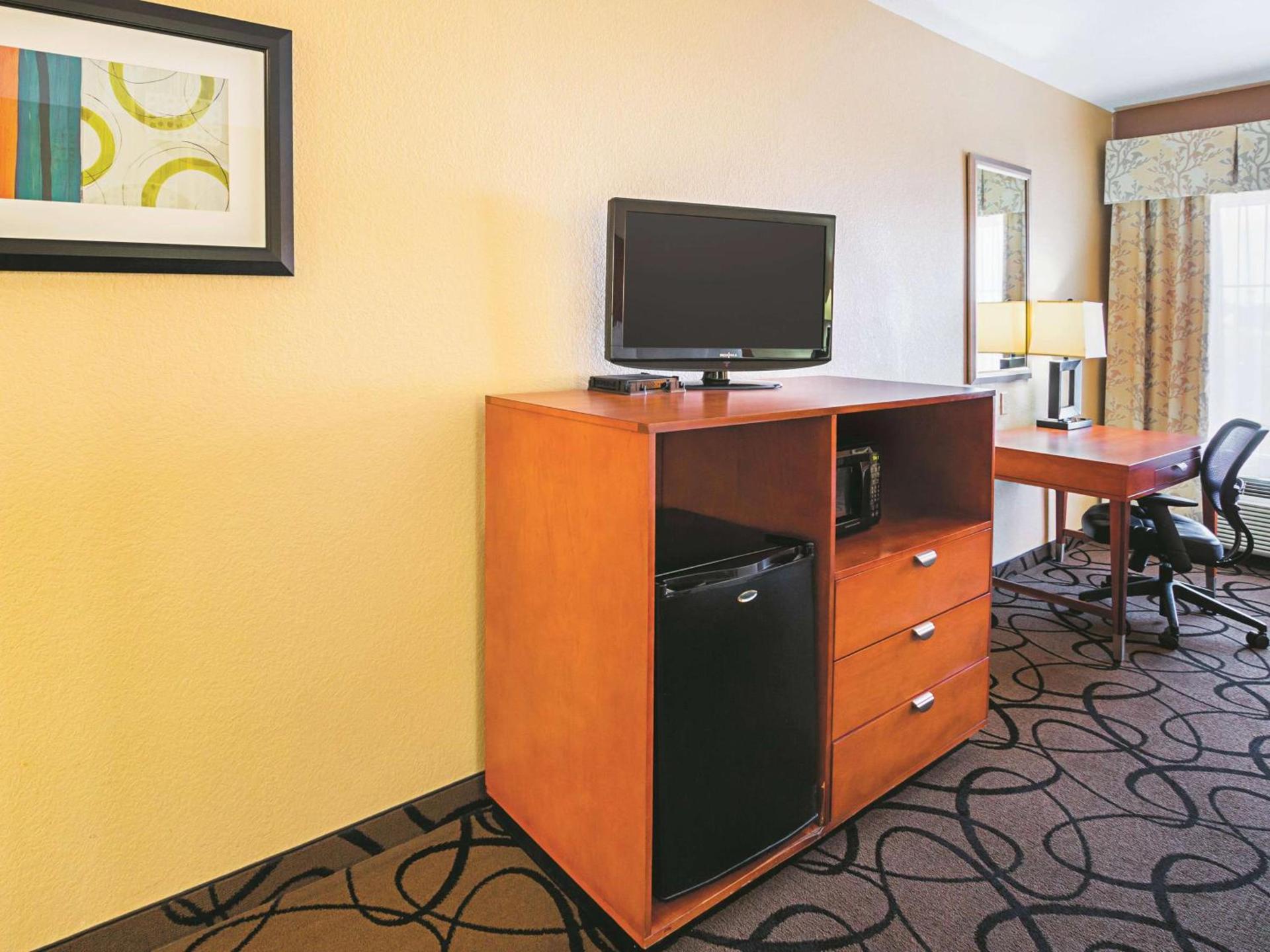 La Quinta by Wyndham Ft. Worth - Forest Hill, TX photo 28