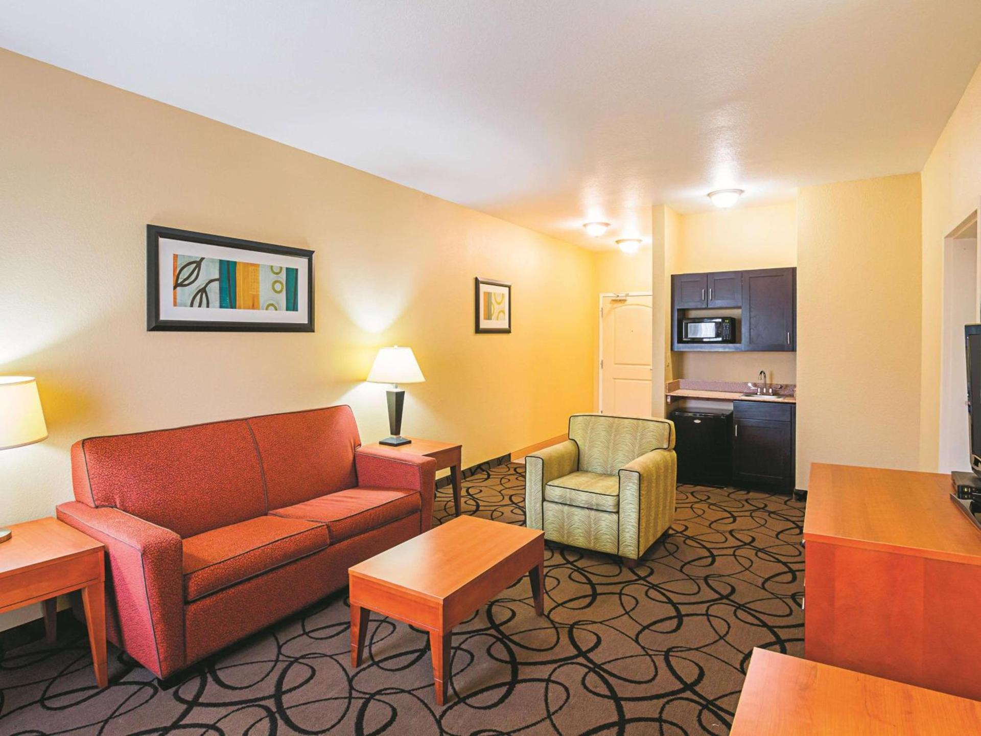 La Quinta by Wyndham Ft. Worth - Forest Hill, TX photo 29