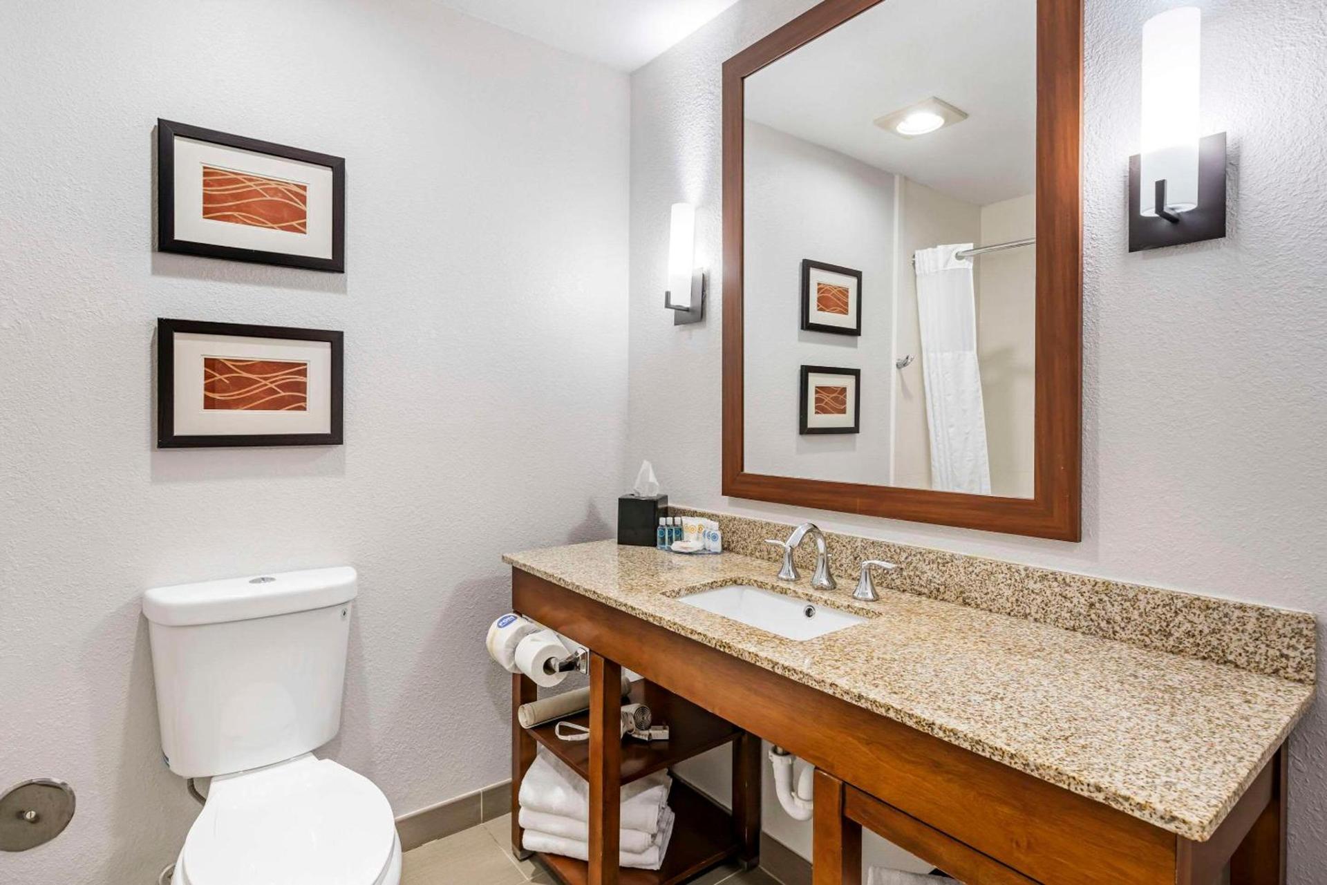 Comfort Inn Splash Harbor photo 13
