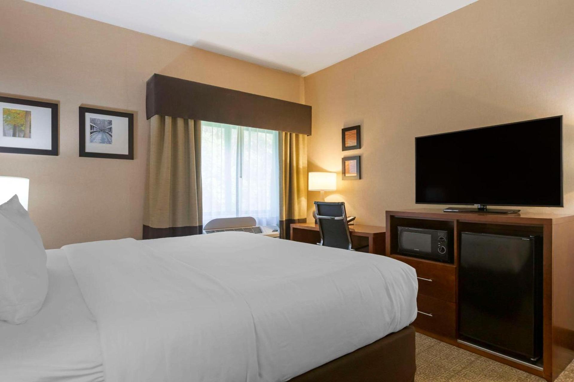 Comfort Inn & Suites Jackson North photo 10