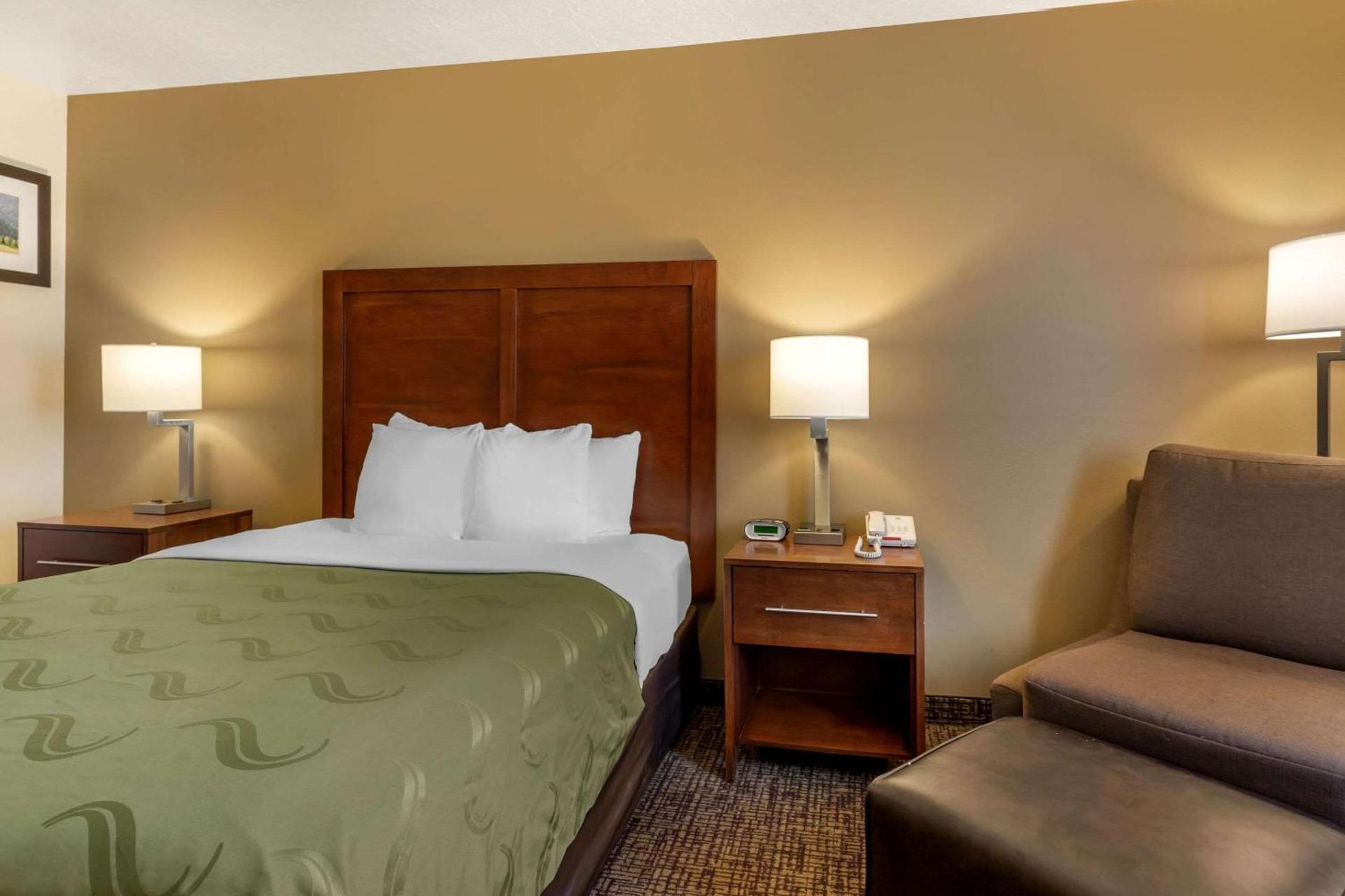 Quality Inn Logan near University photo 14