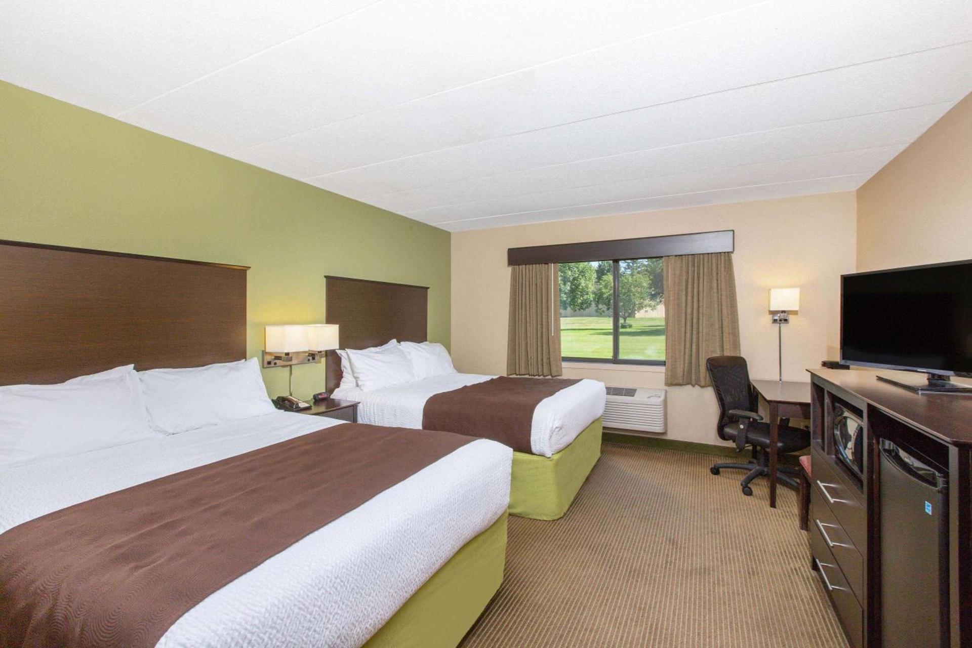 AmericInn by Wyndham Okoboji photo 7