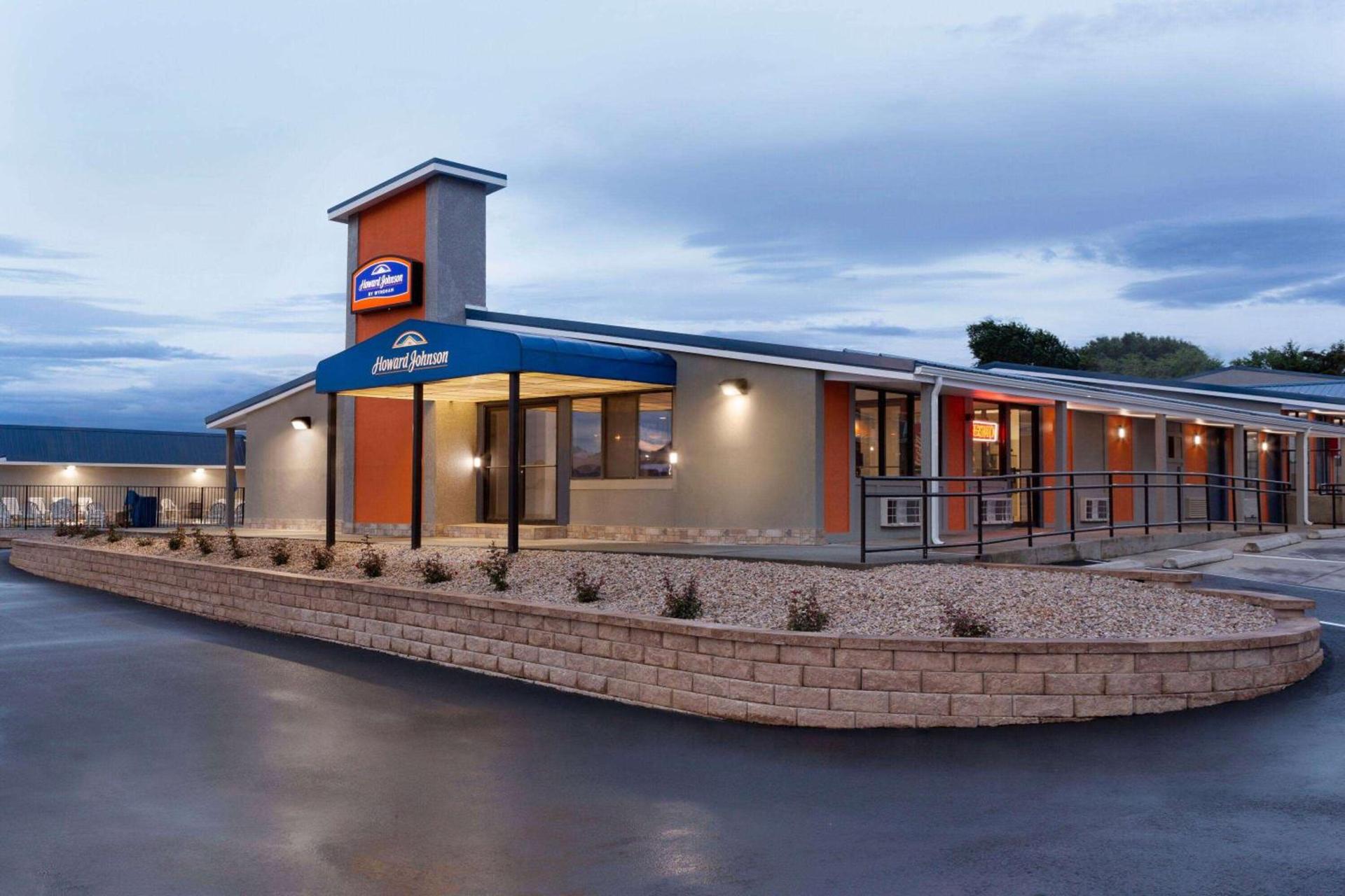 Howard Johnson by Wyndham Harrisonburg photo 2