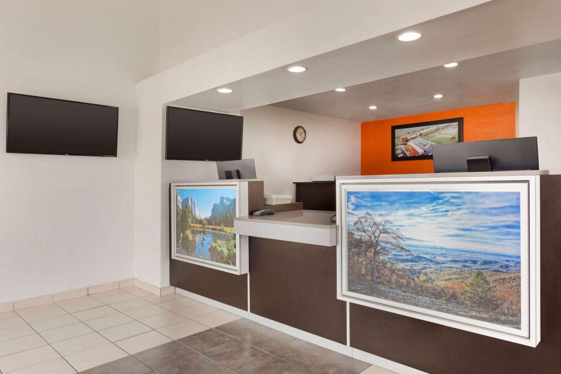 Howard Johnson by Wyndham Harrisonburg photo 6