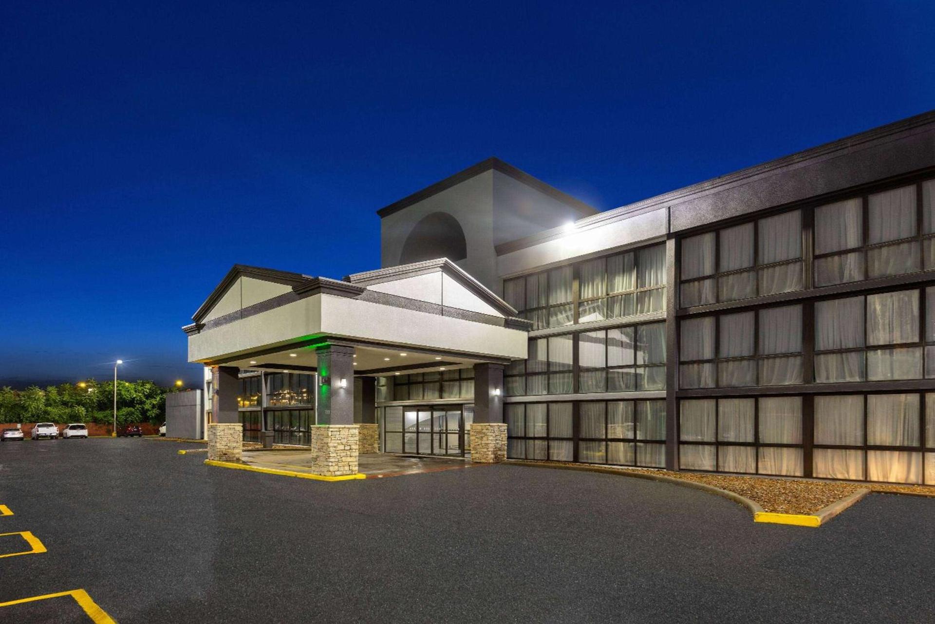 Wingate by Wyndham Kansas City — hotel in Kansas City