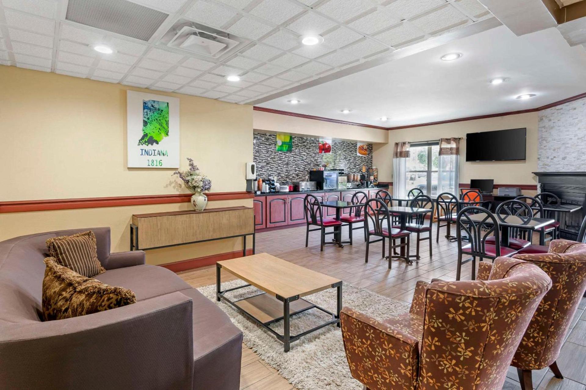 Quality Suites photo 28