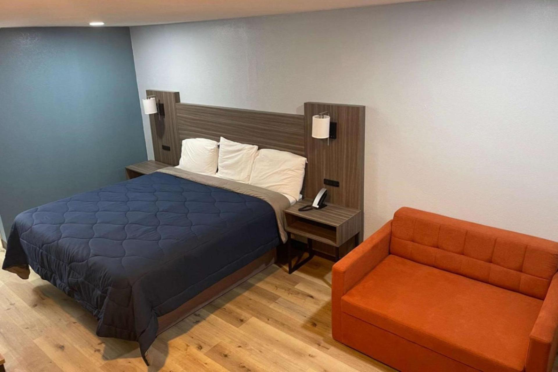 Rodeway Inn & Suites Brookhaven photo 9