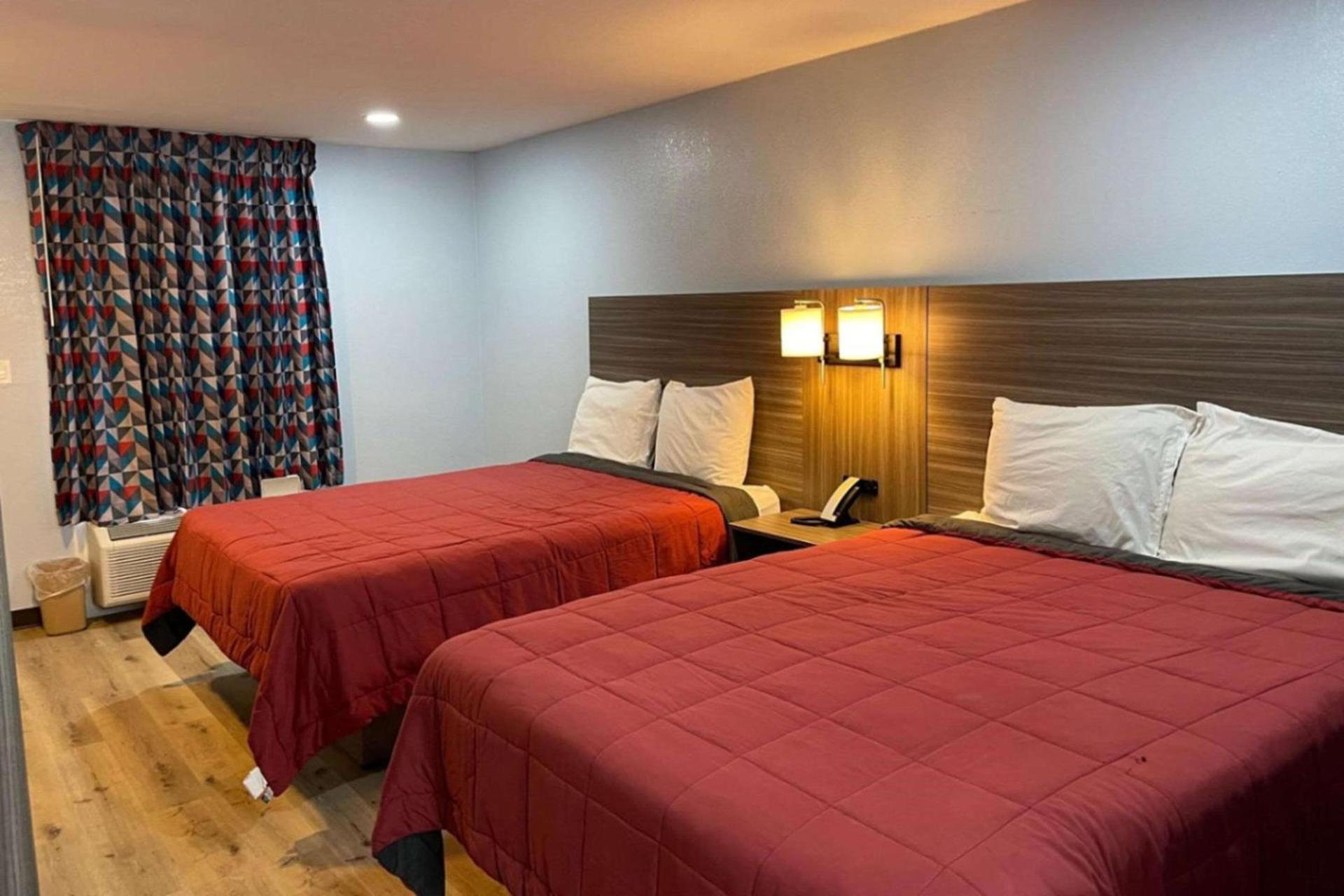 Rodeway Inn & Suites Brookhaven photo 10