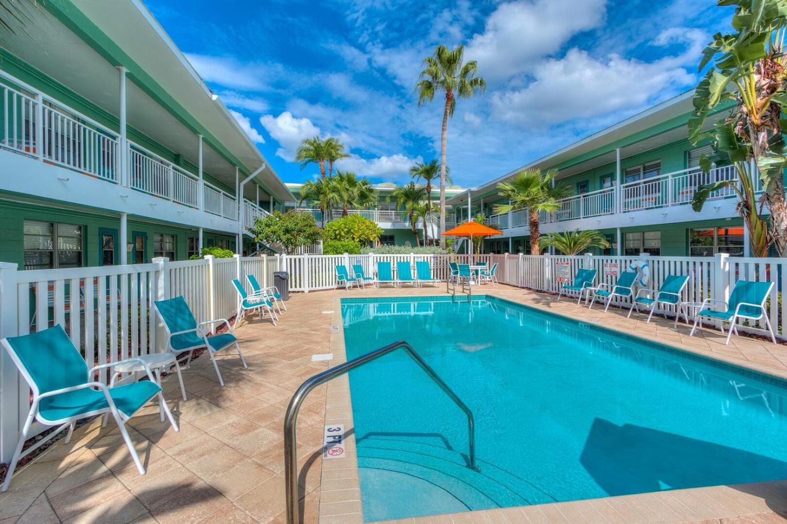 Tropic Terrace Suite #12 - Beachfront Resort photo 2