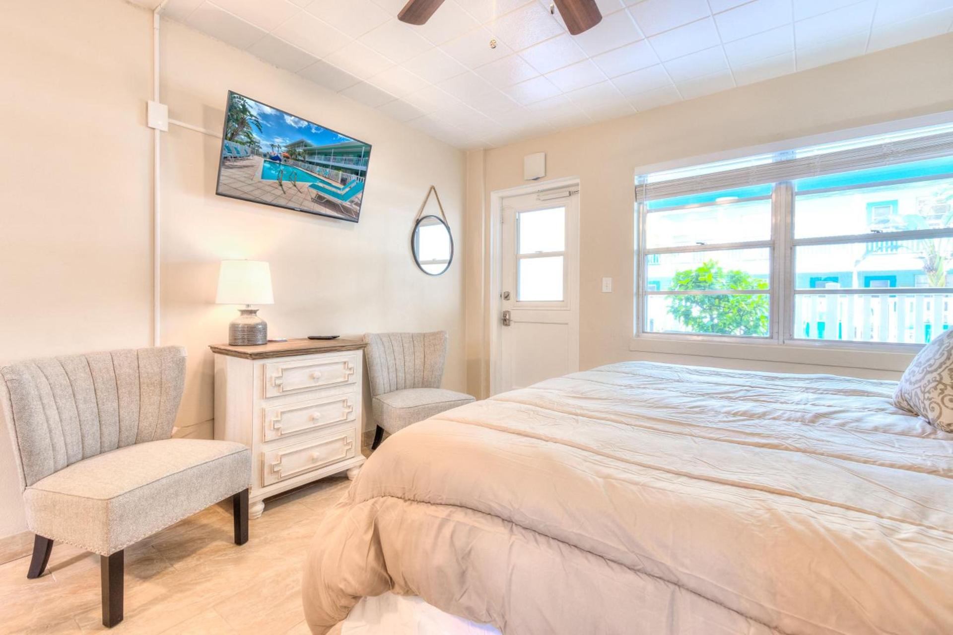 Tropic Terrace #18 - Beachfront Resort photo 16