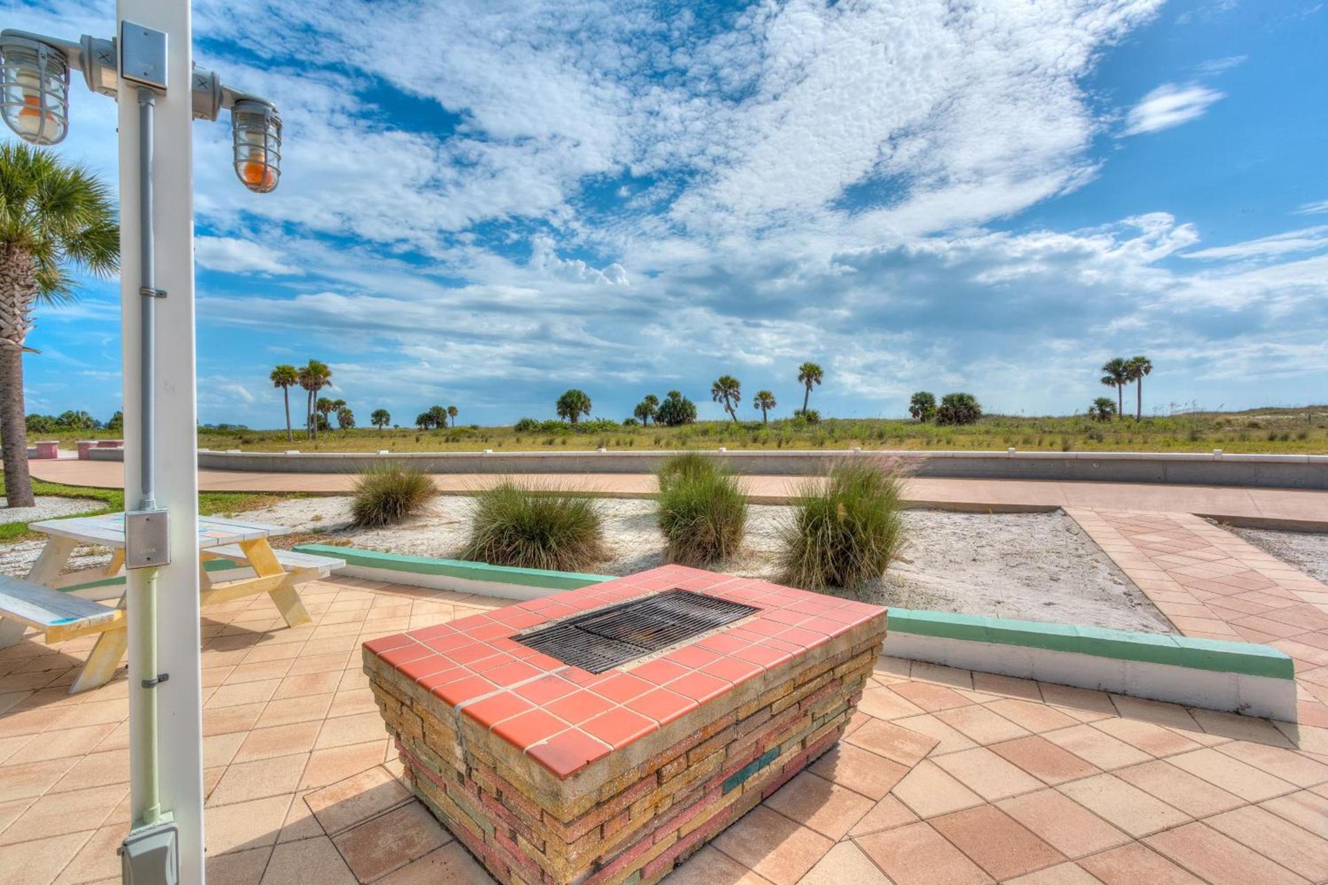 Tropic Terrace Suite #40 - Beachfront Resort photo 4