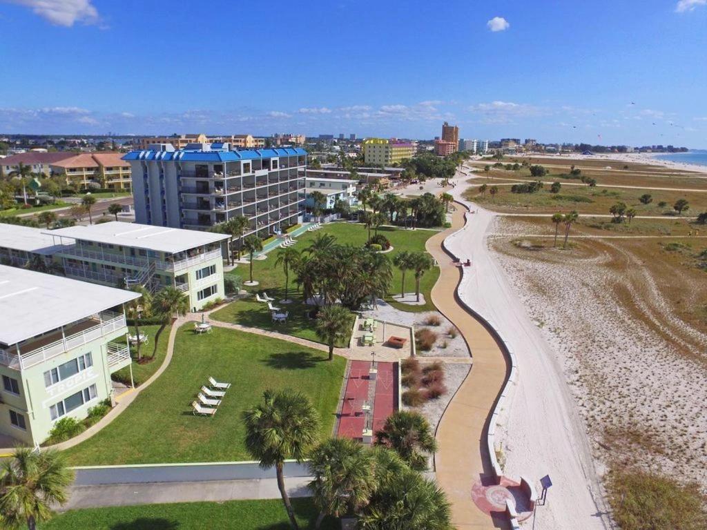 Tropic Terrace Suite #40 - Beachfront Resort photo 6