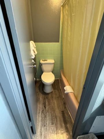 Pratt Budget Inn photo 3