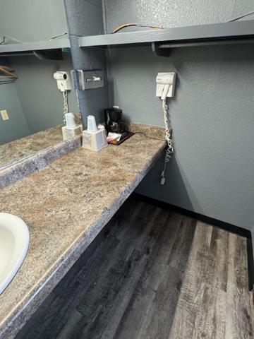 Pratt Budget Inn photo 7